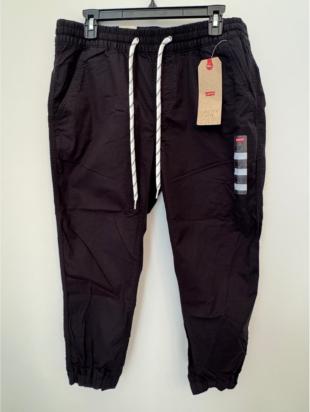 Levis Jet Set Taper black jogger pants size L